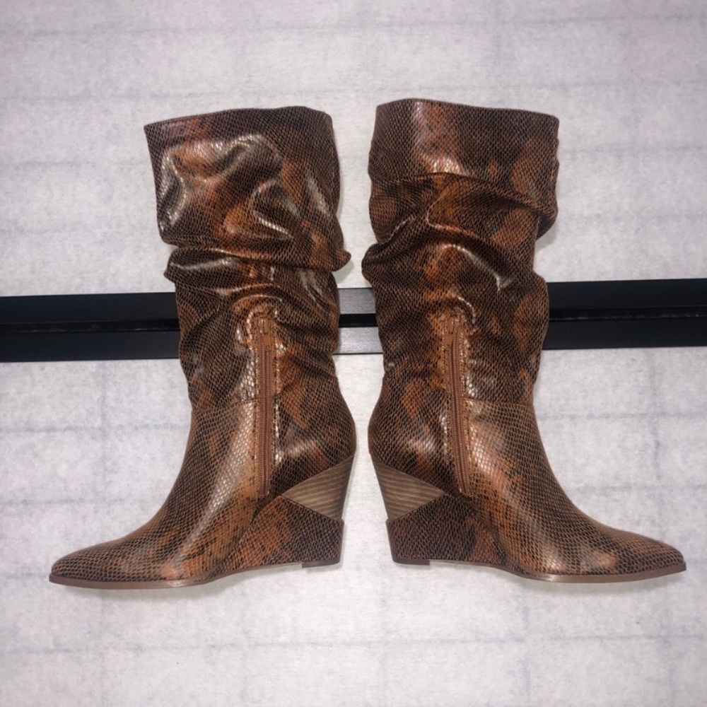 Jessica Simpson HALVETA WEDGE Slouchy BOOT Snake Print Brown.